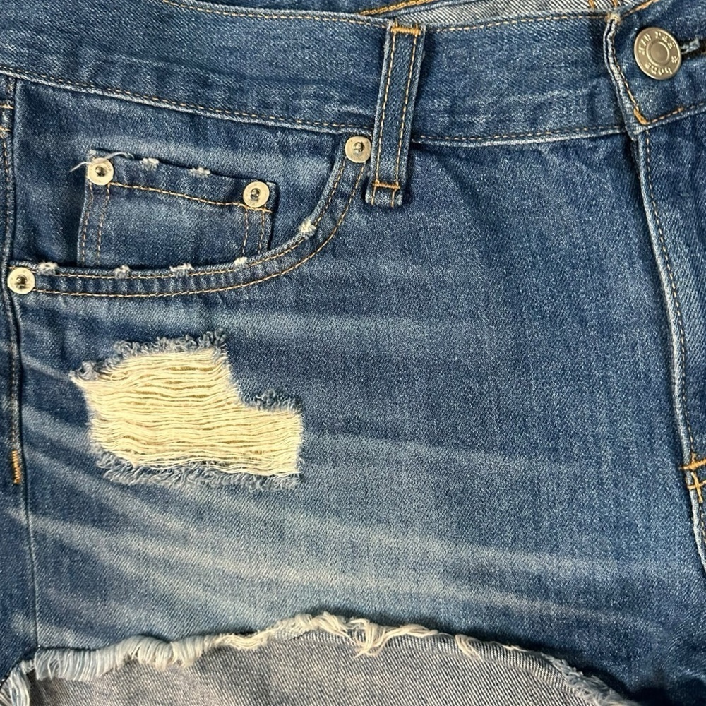 Revolve Rag & Bone The Cut-Off Jean Shorts in Freeport Size 29 Distressed Retro - Picture 9 of 15